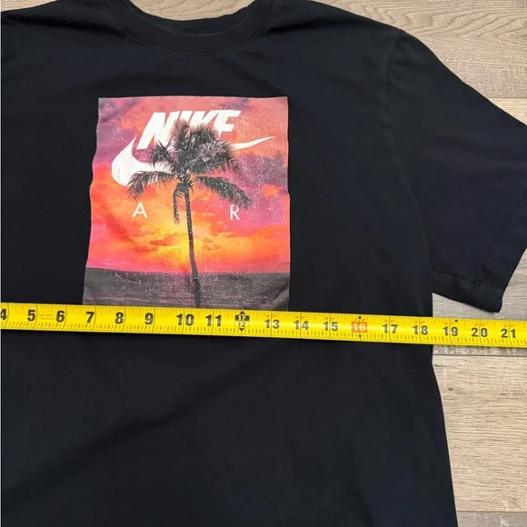 Nike Black Sunset Graphic Tee - Picture 4 of 5
